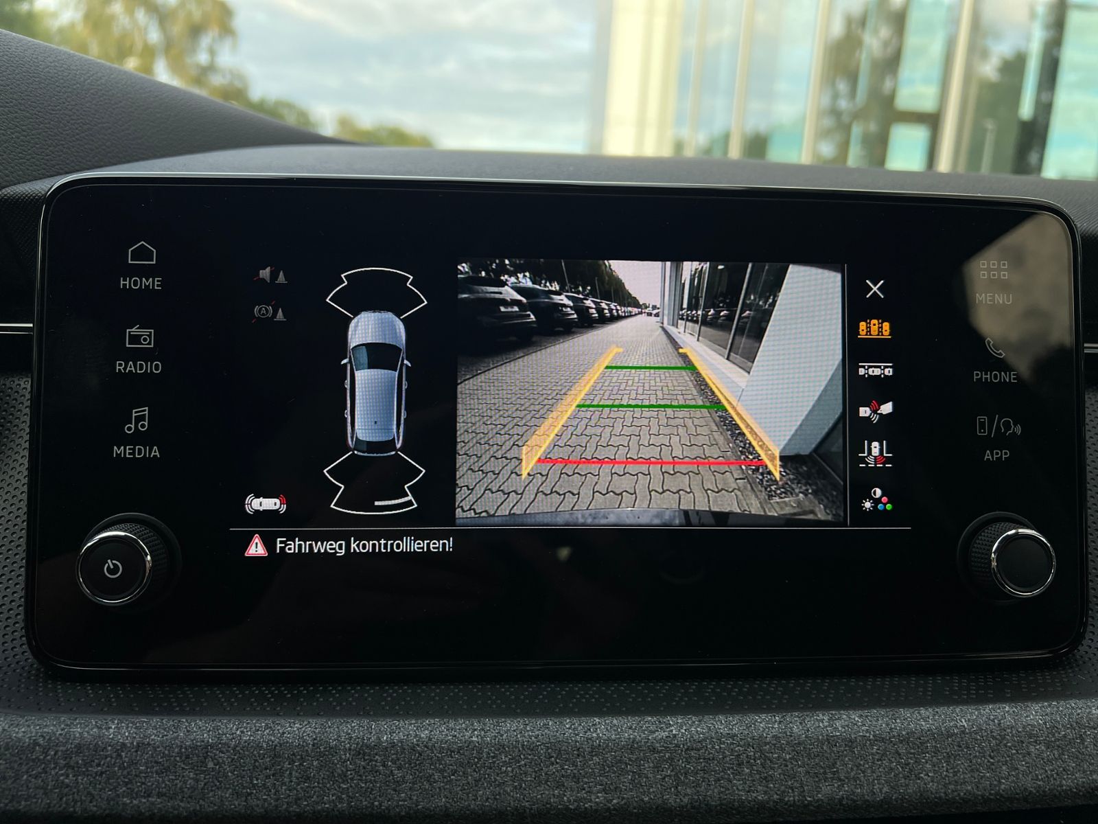 Fahrzeugabbildung SKODA Scala Selection 1.0 TSI DSG *AHK, LED, ACC, Kame