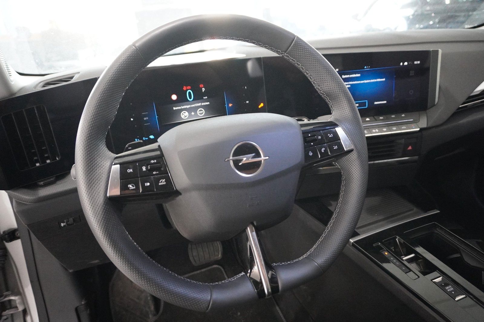 Fahrzeugabbildung Opel Astra L ST 1.6 HYBRID ELEGANCE NAVI/LED/KAMERA
