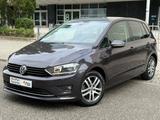 Volkswagen Golf Sportsvan//*KEY-LESS*//*AHK*//*2 HAND* - gebrauchte Kleinbusse in Berlin