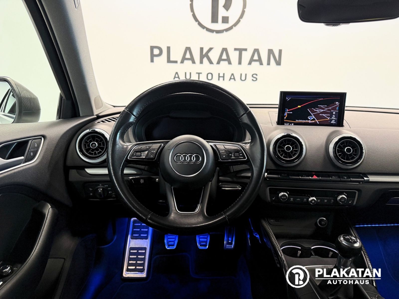 Fahrzeugabbildung Audi A3 Sportback Navi DigitalInstr LED