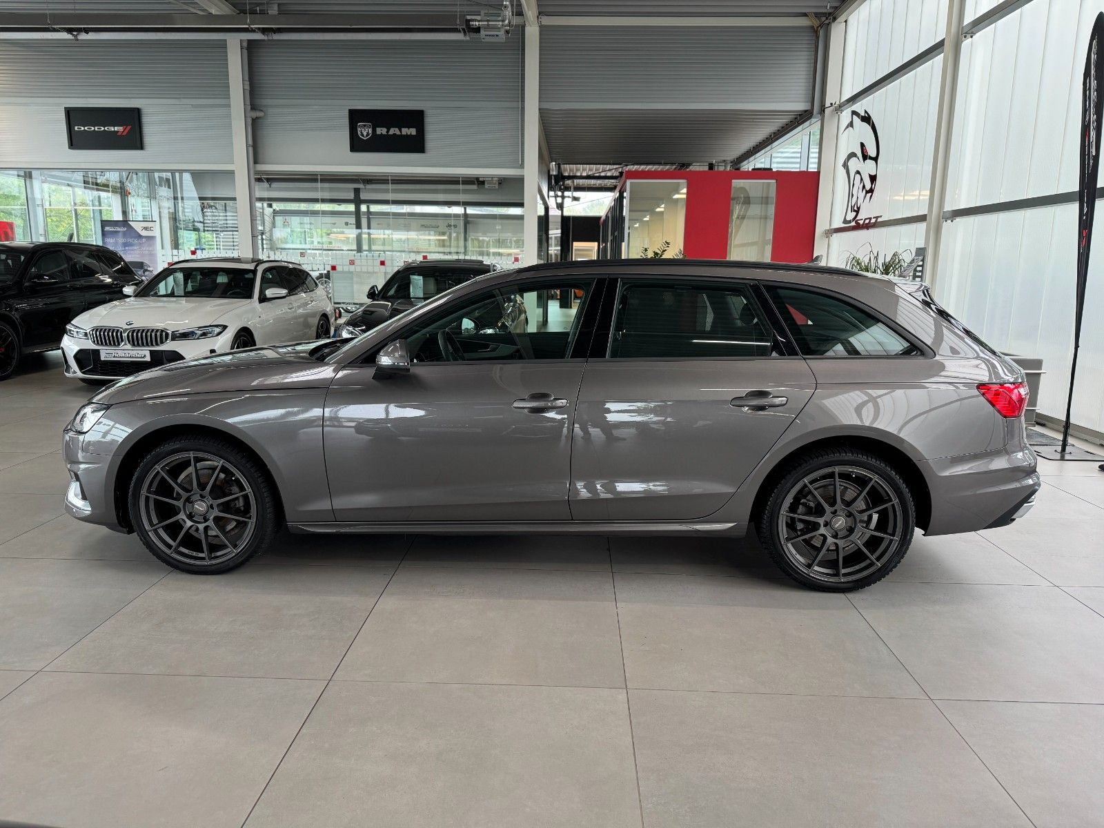 Fahrzeugabbildung Audi A4 Avant 40 2.0 TFSI advanced "Business-Paket"