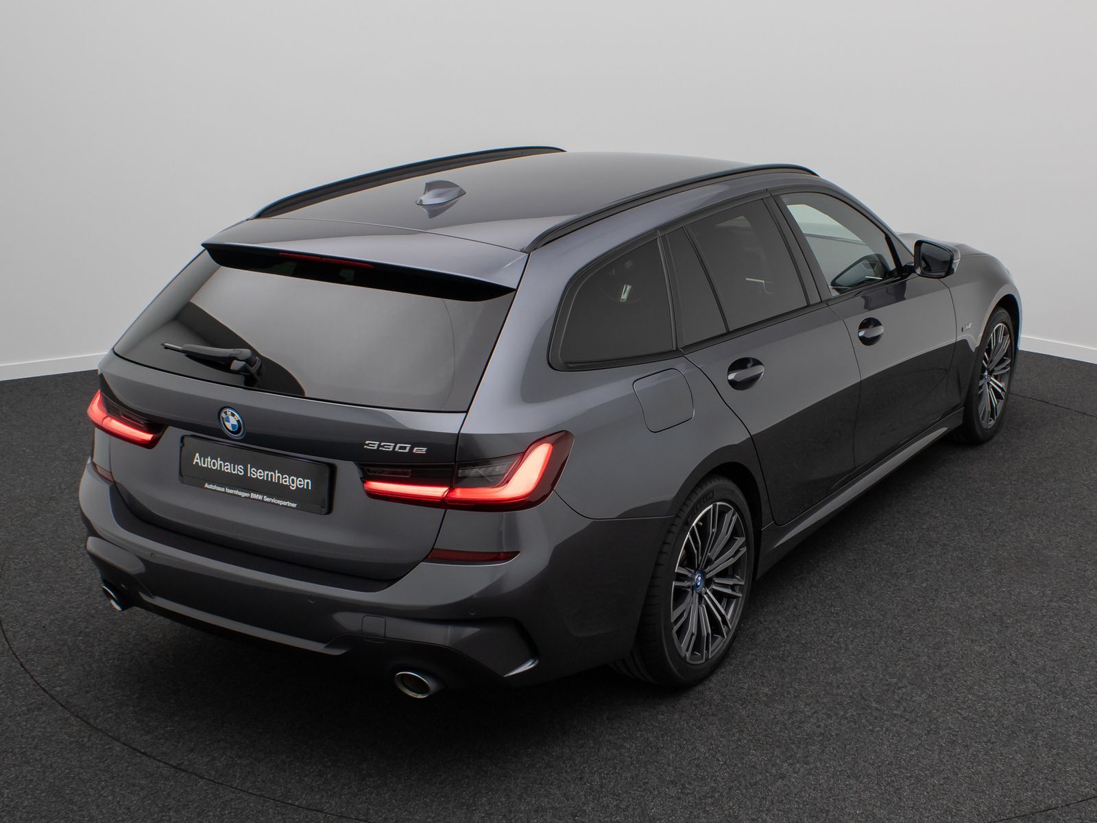 Fahrzeugabbildung BMW 330e M Sport Alarm AHK DAB HiFi Komfort PDC 18"