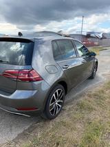 Volkswagen Golf 1.6 TDI Join Join - mit Diesel-Antrieb: Grau, Panorama-Dach, Limousine