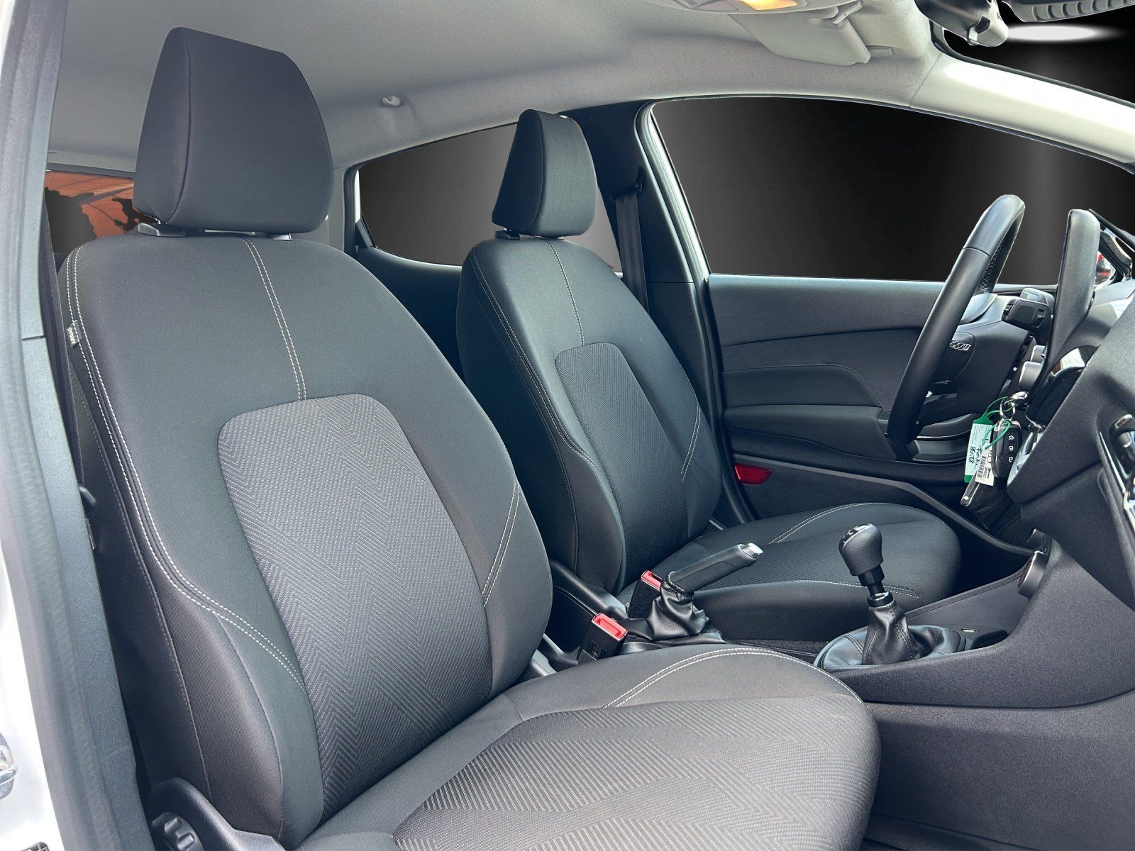 Fahrzeugabbildung Ford Fiesta 1.0 Cool&Connect LED/KAMERA/TEMPOMAT/SHZ