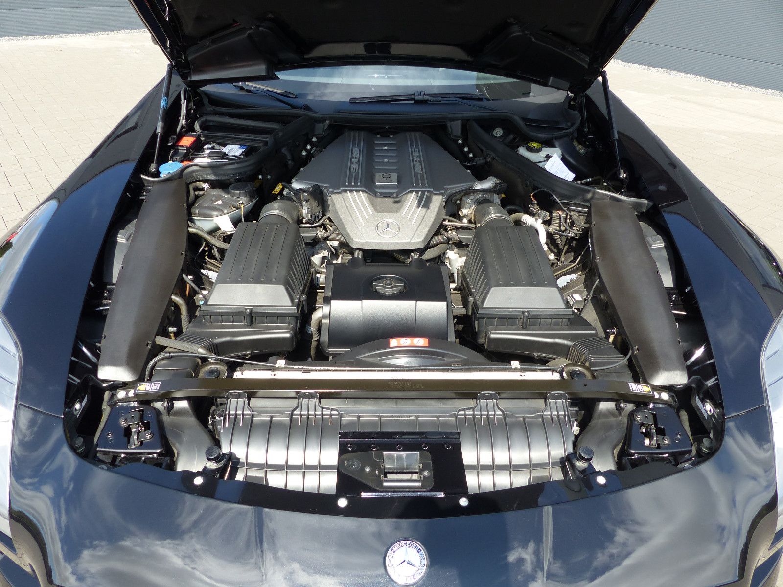 Fahrzeugabbildung Mercedes-Benz SLS AMG Flügeltürer