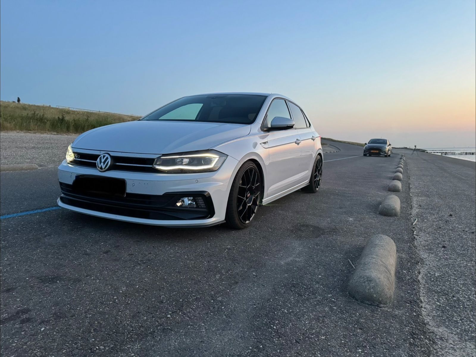 VW VW Polo R-Line 2018  LED, Navi, CarPlay, TÜV Neu