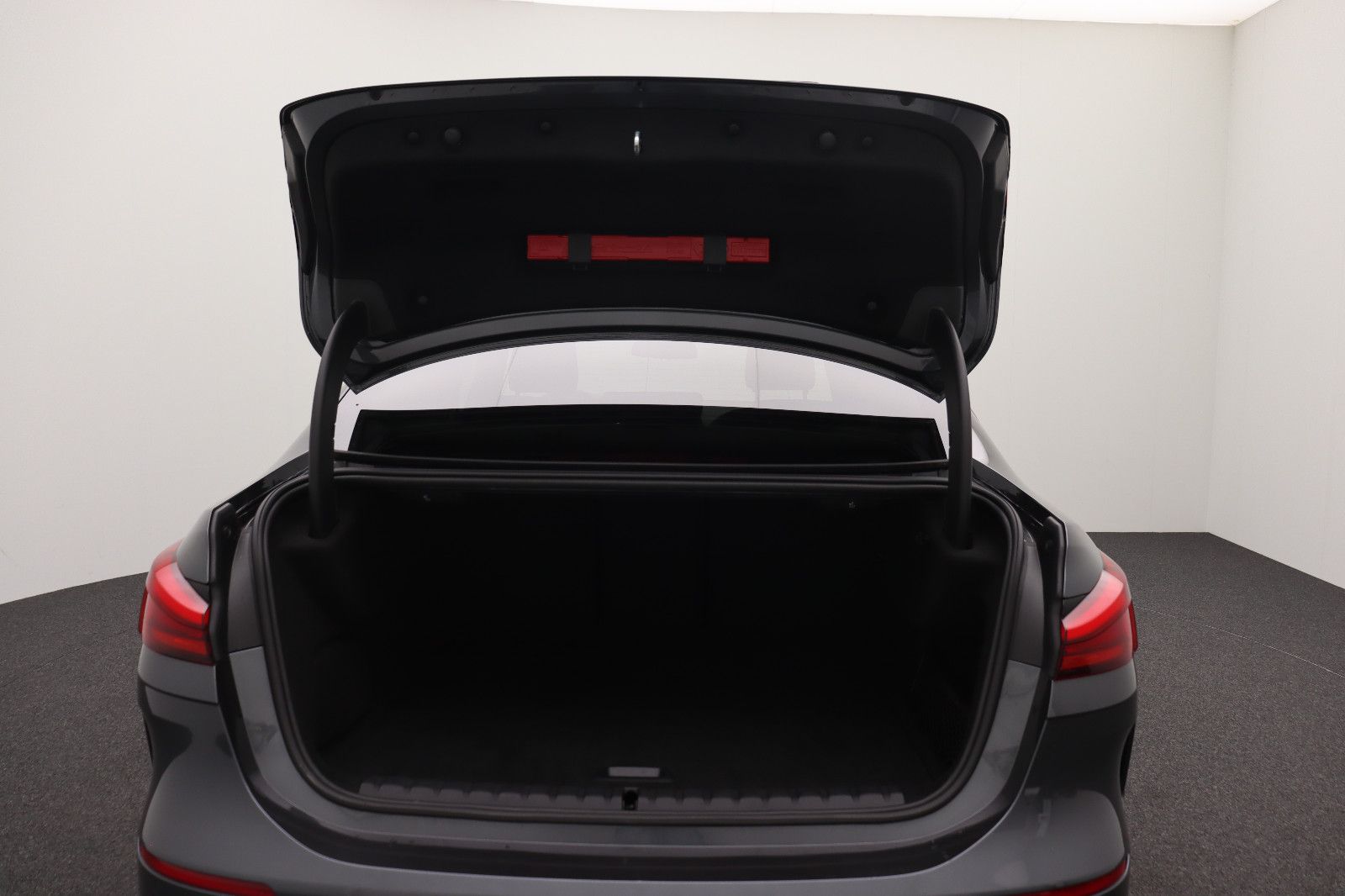Fahrzeugabbildung BMW 218i Gran Coupe Advantage LED NAVI KAMERA