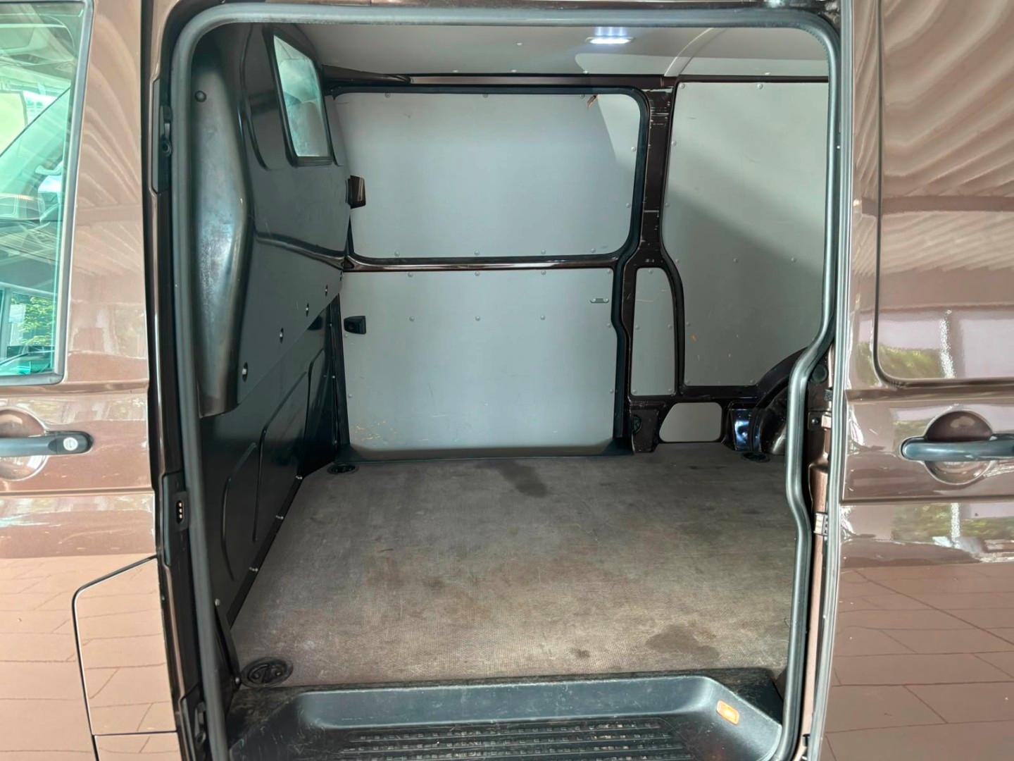Volkswagen T6 Transporter Kasten lang 4Motion*AHK*Standheiz