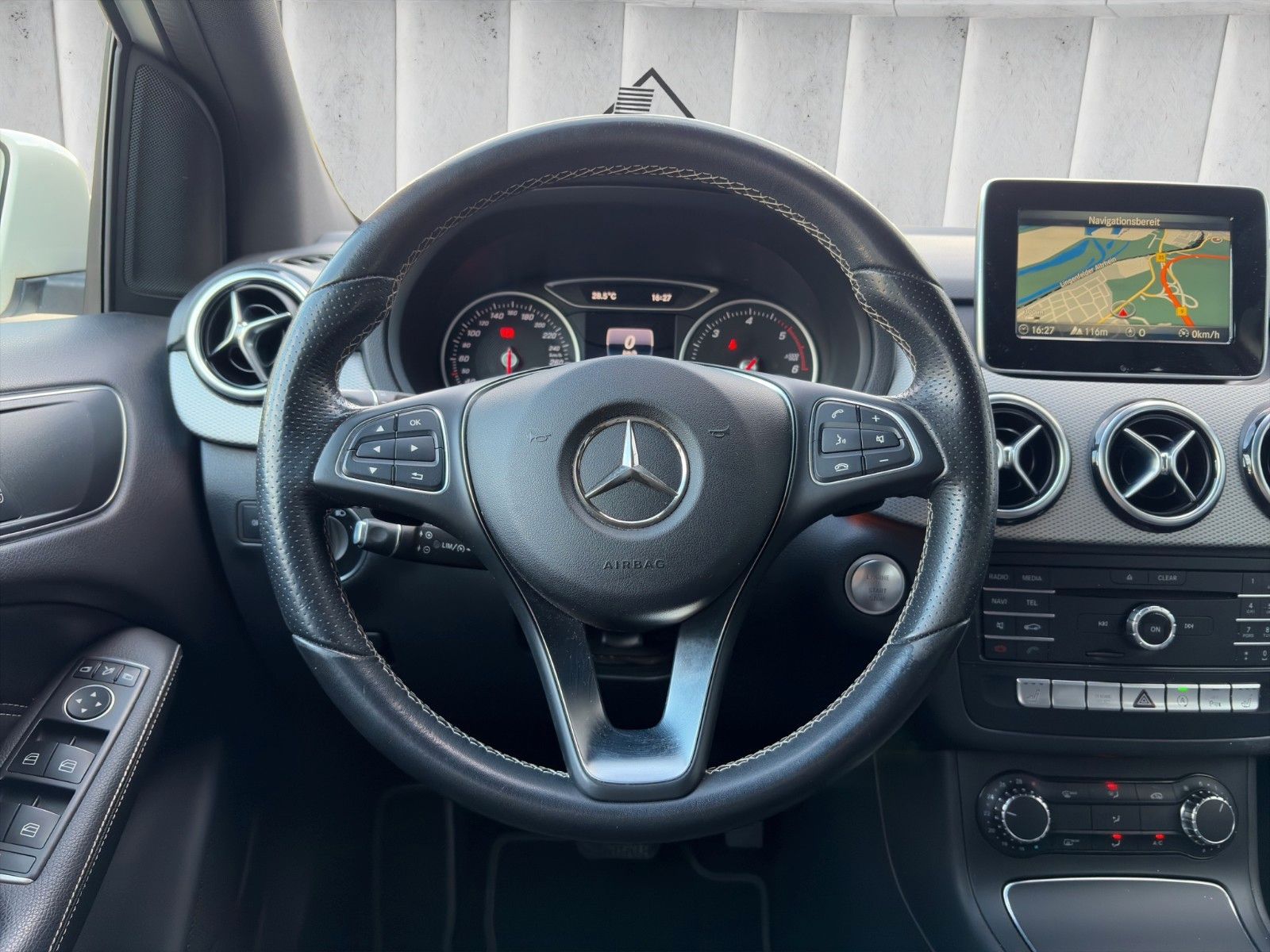 Fahrzeugabbildung Mercedes-Benz B 180 d*LED*SHZ*PDC*Kamera**