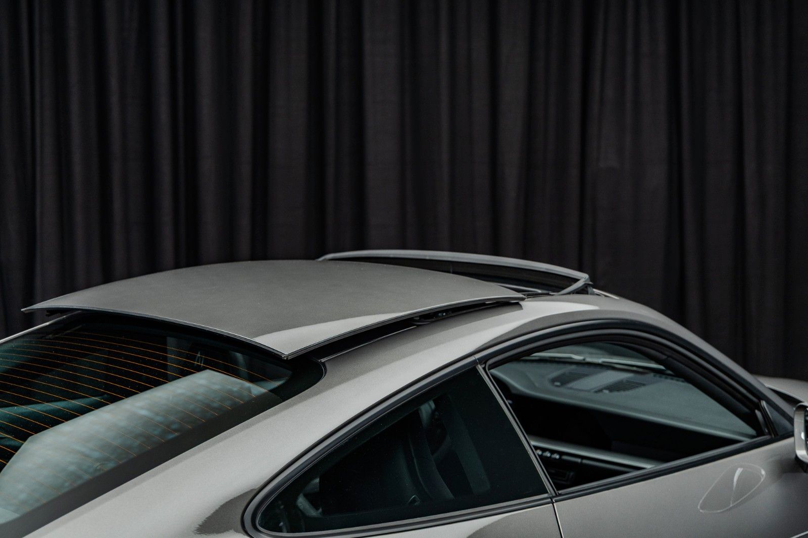 Fahrzeugabbildung Porsche 992 + 1. Hand + 16.050 km + Schiebedach + PDK