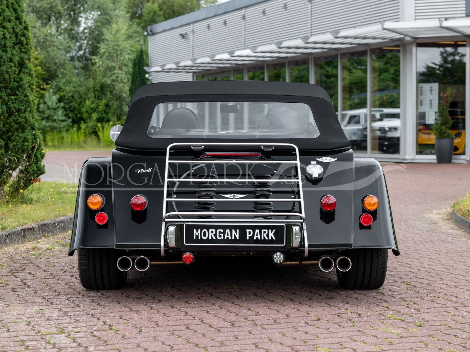 Fahrzeugabbildung Morgan Plus 8 *Sport Black + Automatikgetriebe*