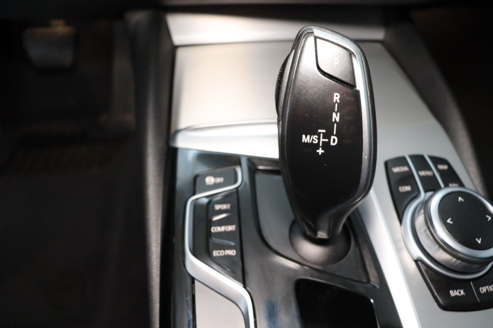 Fahrzeugabbildung BMW 530 d xDrive Sport Line * LED * HUD * Touring