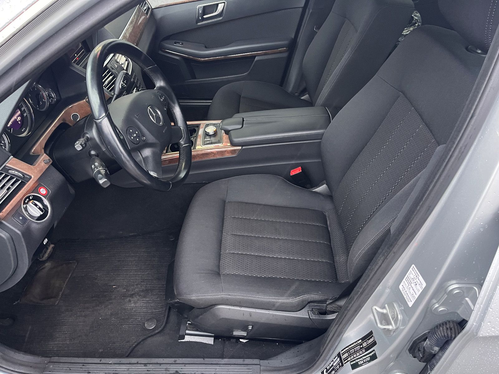 Fahrzeugabbildung Mercedes-Benz E 220 Limousine CDI BlueEfficiency Elegance