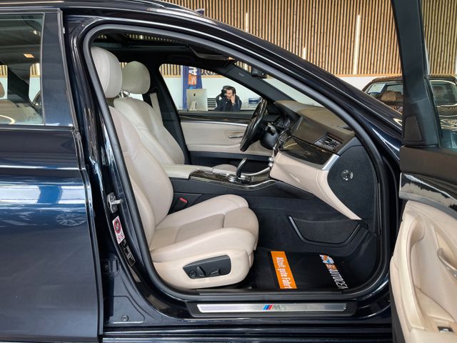 BMW 530 d xDrive *M-PAKET*HUD*AHK*BI-XENON*PANO*STHZ