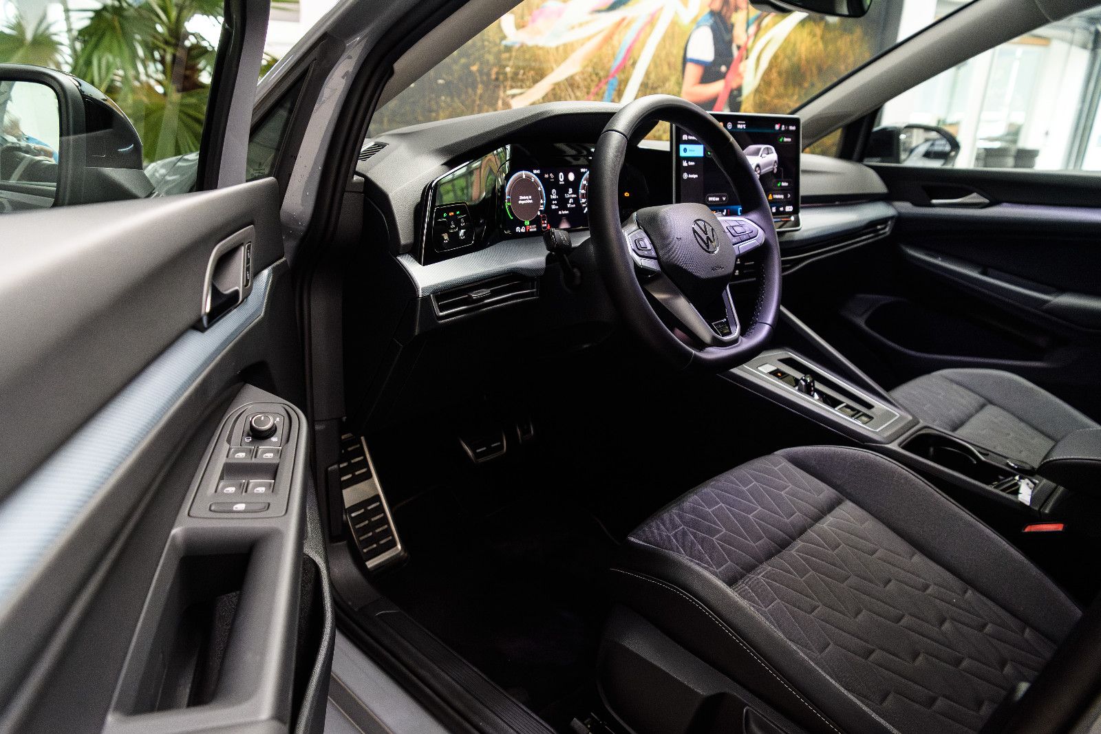 Fahrzeugabbildung Volkswagen Golf VIII Goal 1.5 TSI eHybrid LED+KAMERA+5J.GAR