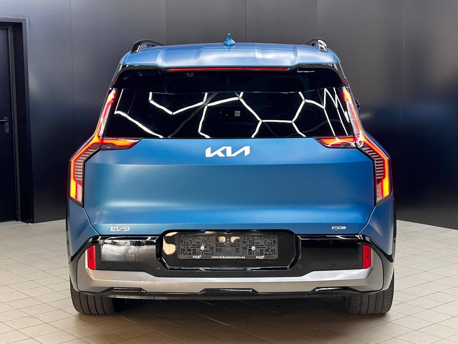 Fahrzeugabbildung Kia EV9 GT-Line Launch Edit PANO+HEAD+LED+ACC+WP+360