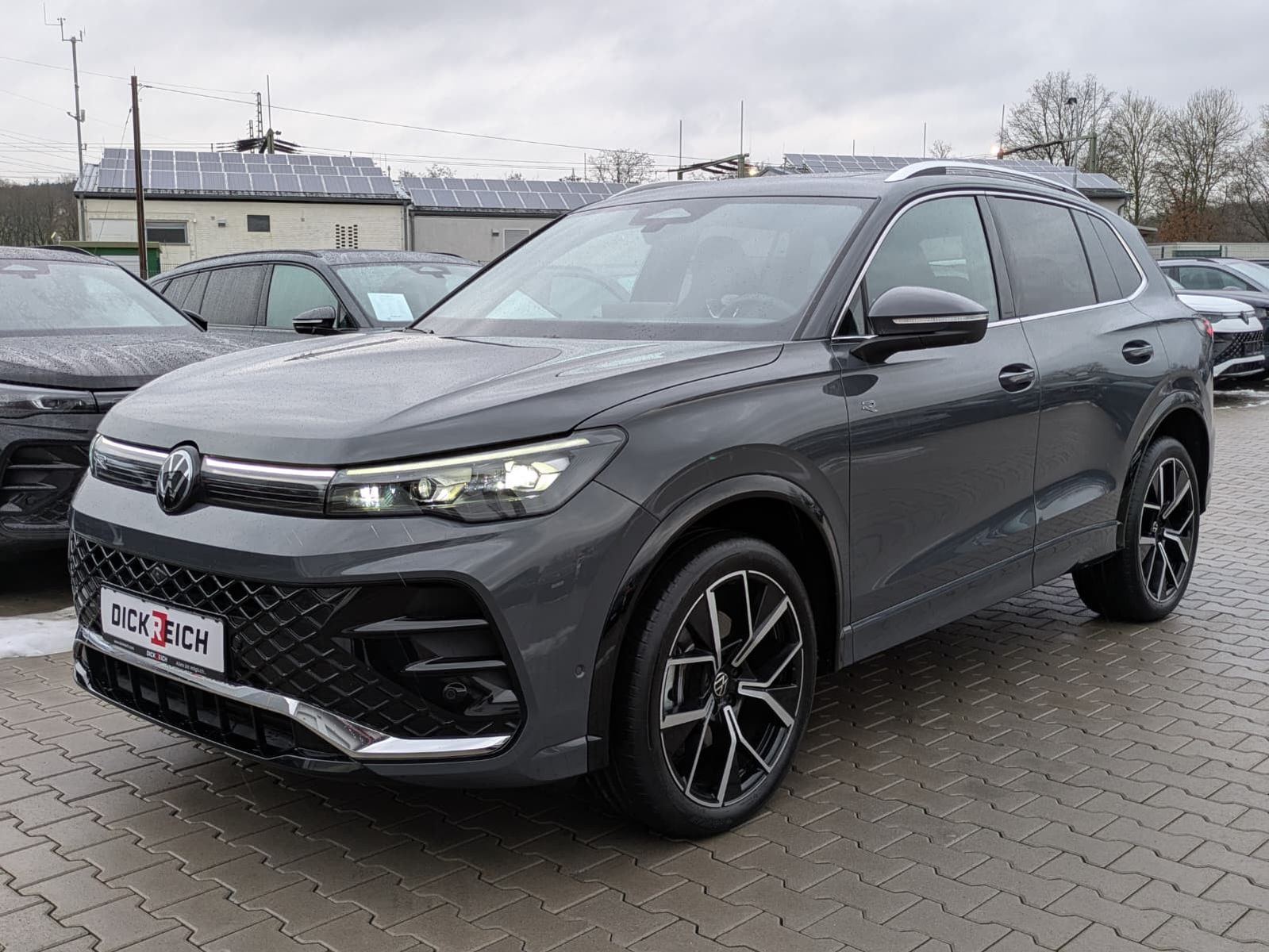 Fahrzeugabbildung Volkswagen Tiguan 2.0 TDI 4M R-Line PANO*H&K*AHK*MATRIX*20"