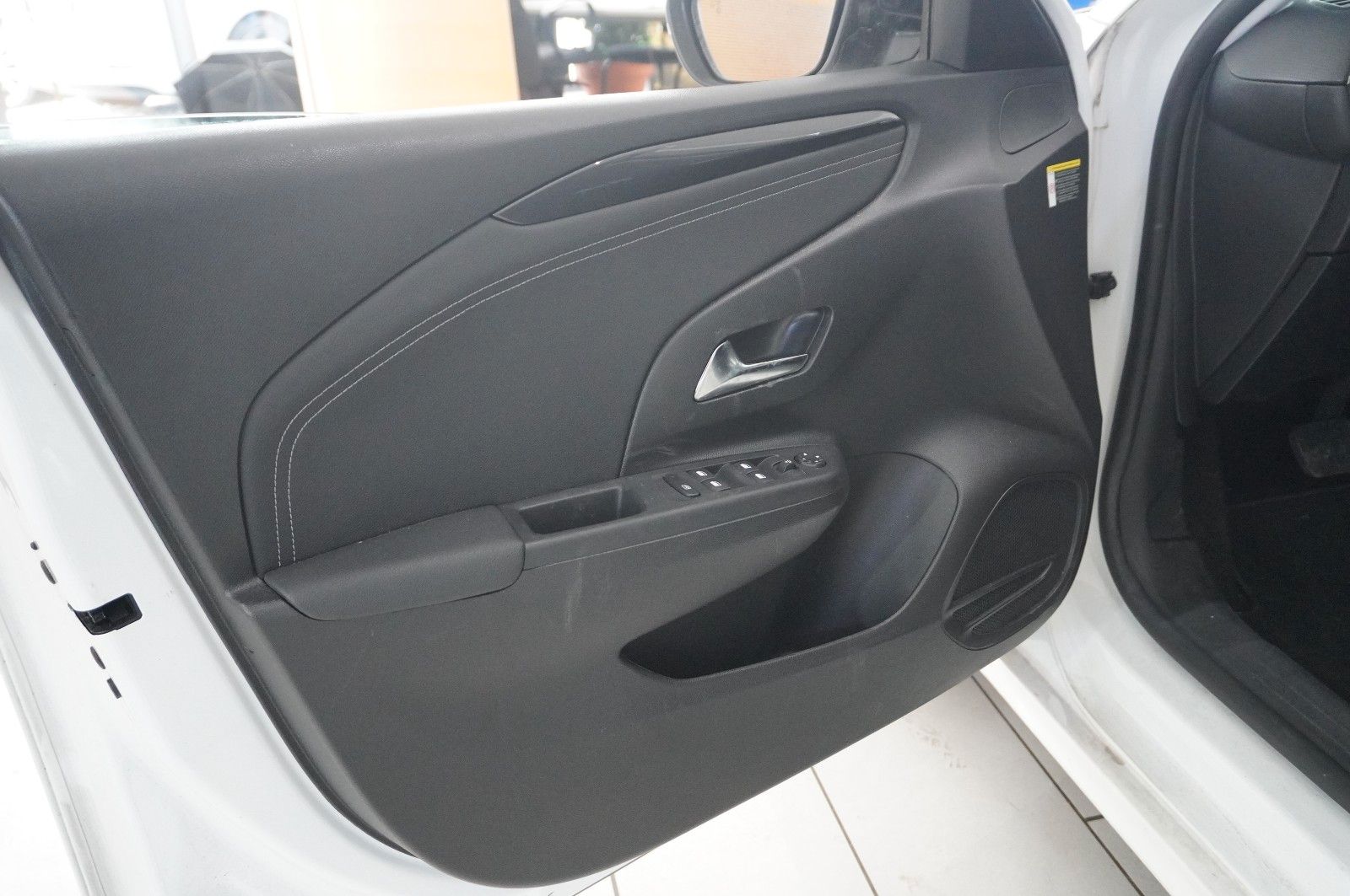 Fahrzeugabbildung Opel Corsa F 1.2T ELEGANCE NAVI/LED/VIRT/KAMERA/SPORT