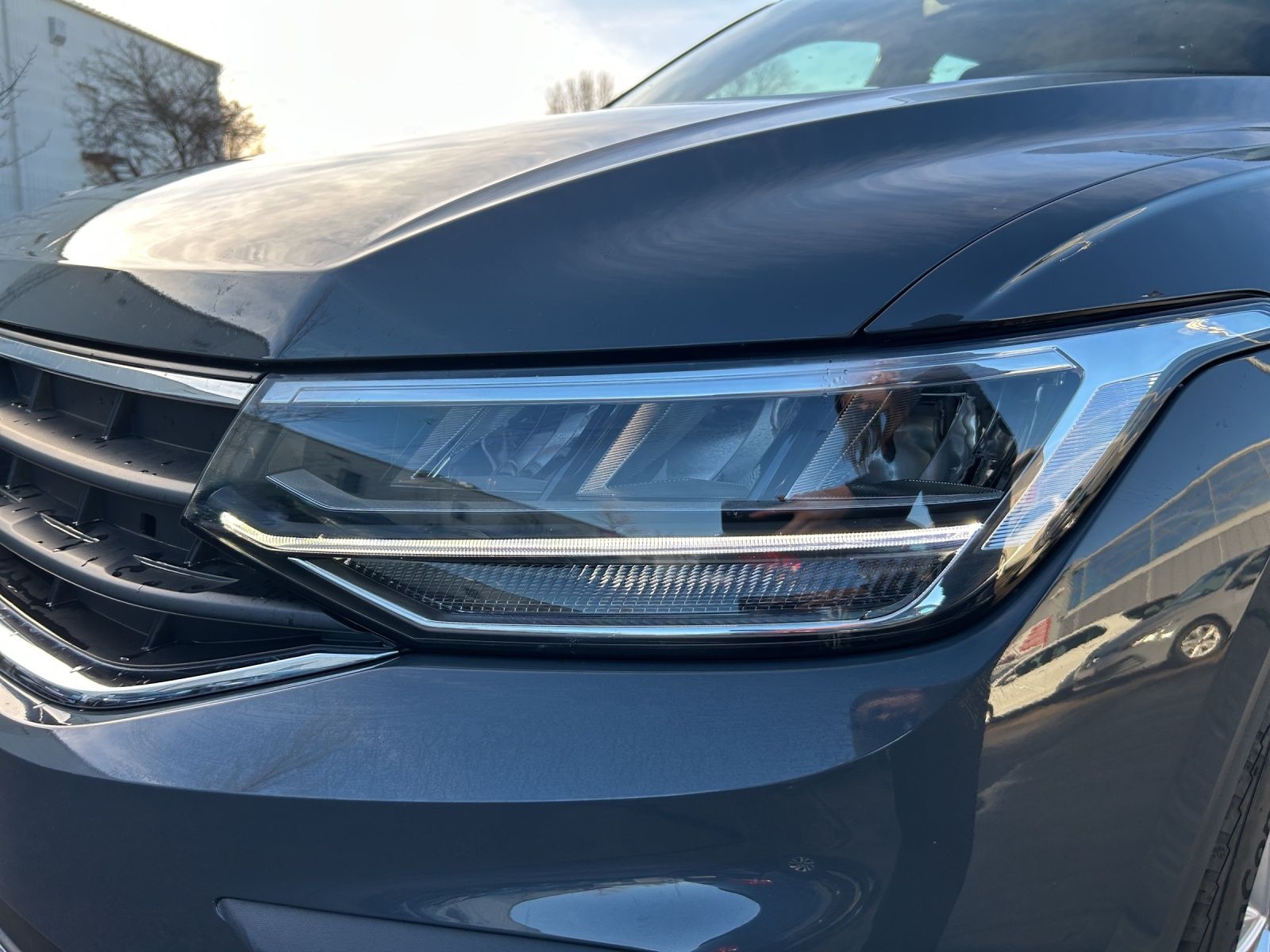 Fahrzeugabbildung Volkswagen Tiguan TSI Life LED ACC SH LRHzg PDC 18" WeConne