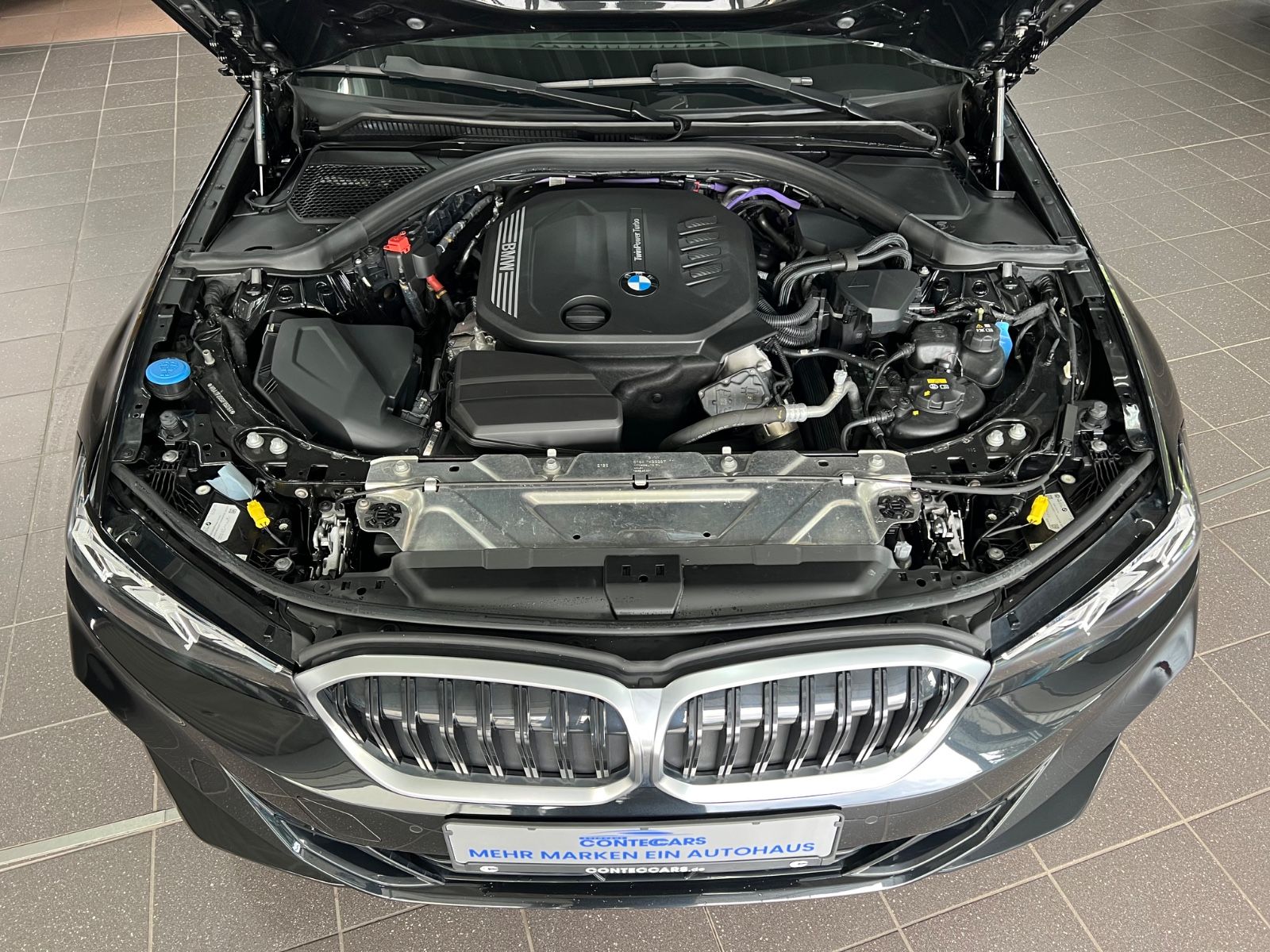 BMW 318d Touring Facelift+Keyless+Hifi+KurvenDISPLAY foto 4