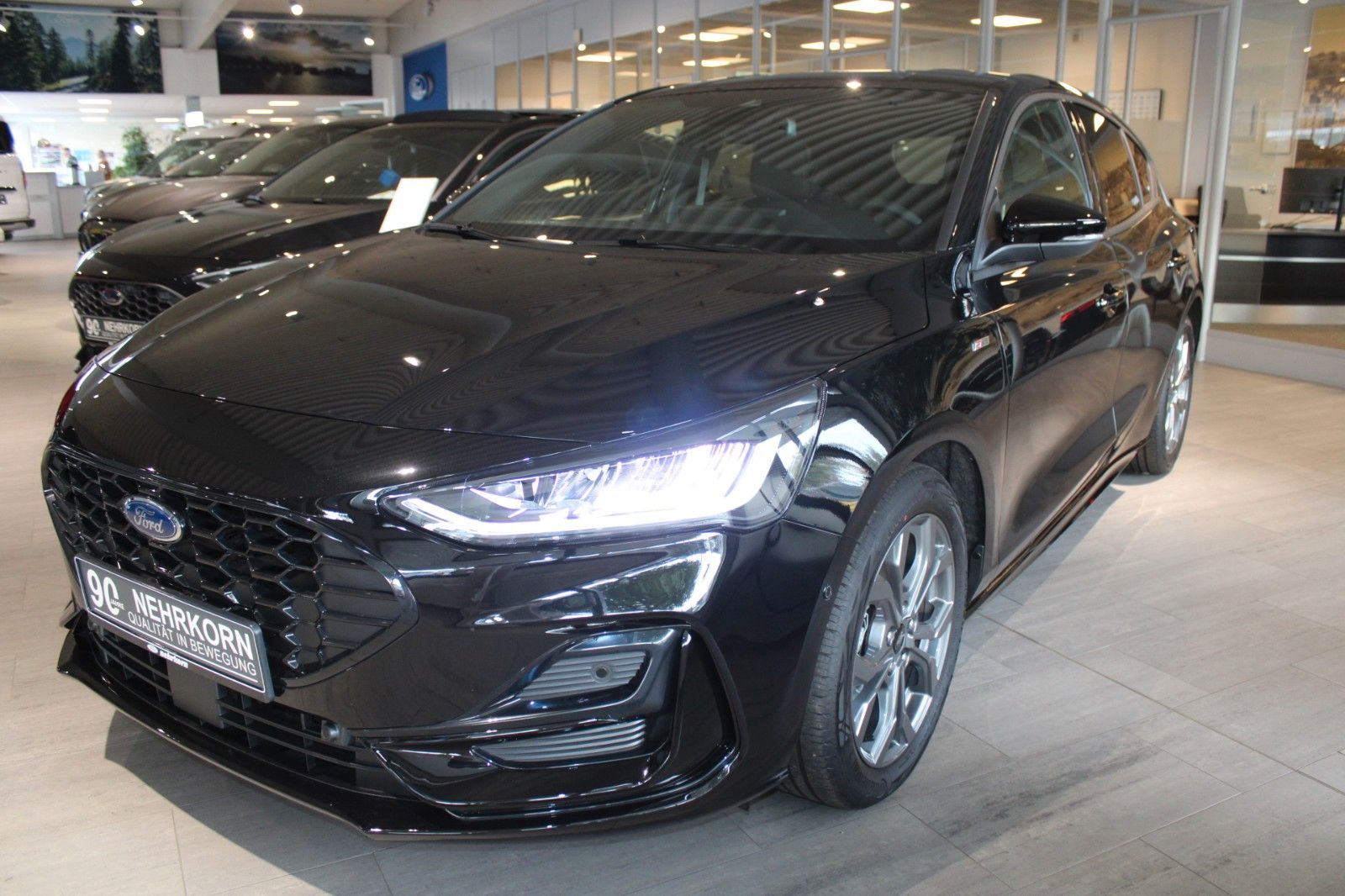 Fahrzeugabbildung Ford Focus Hybrid ST-Line X Automatik Top Ausstattung