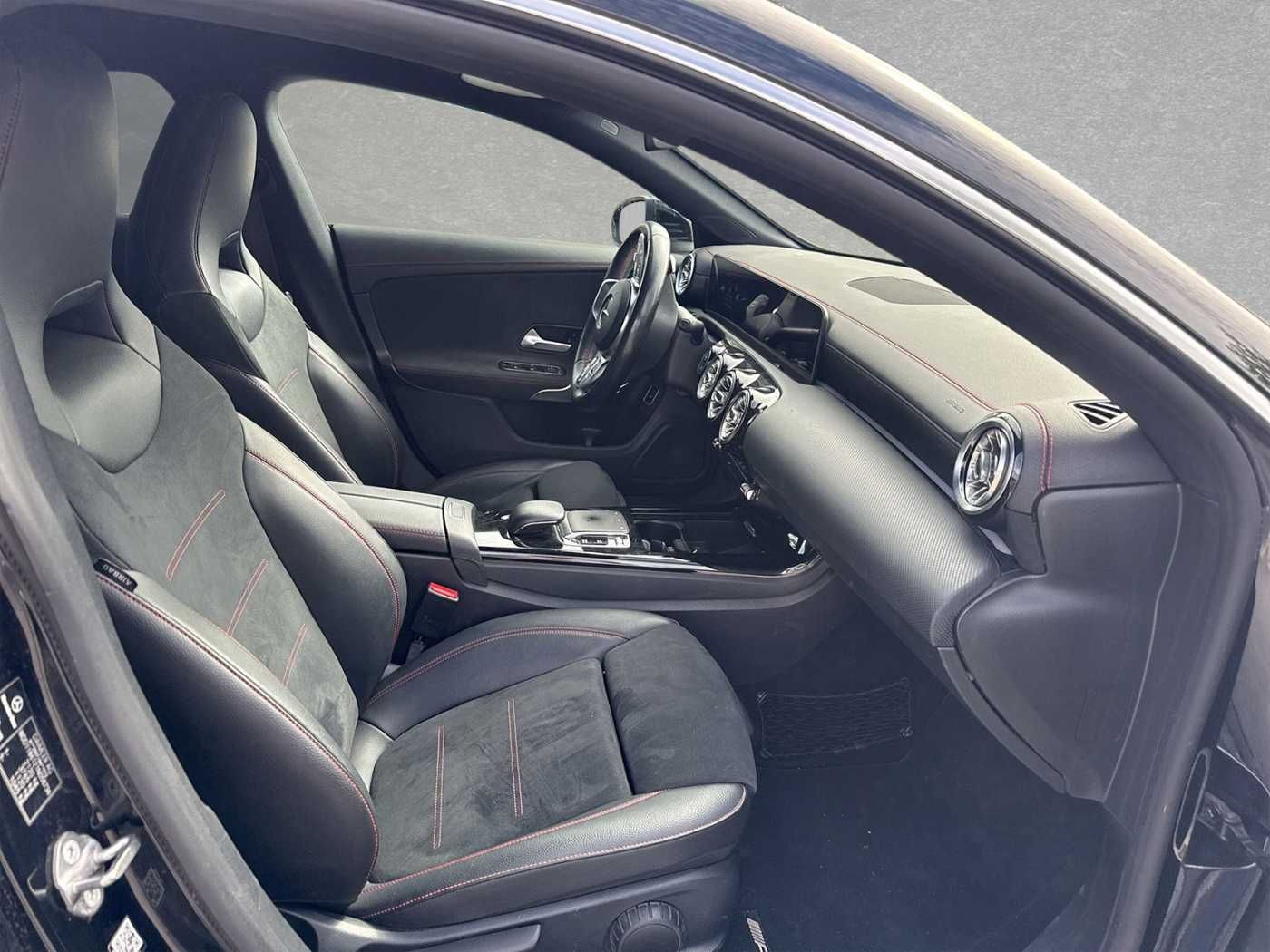 Mercedes-Benz CLA 200d Shooting Brake 8G-DCT AMG Line imagem 3