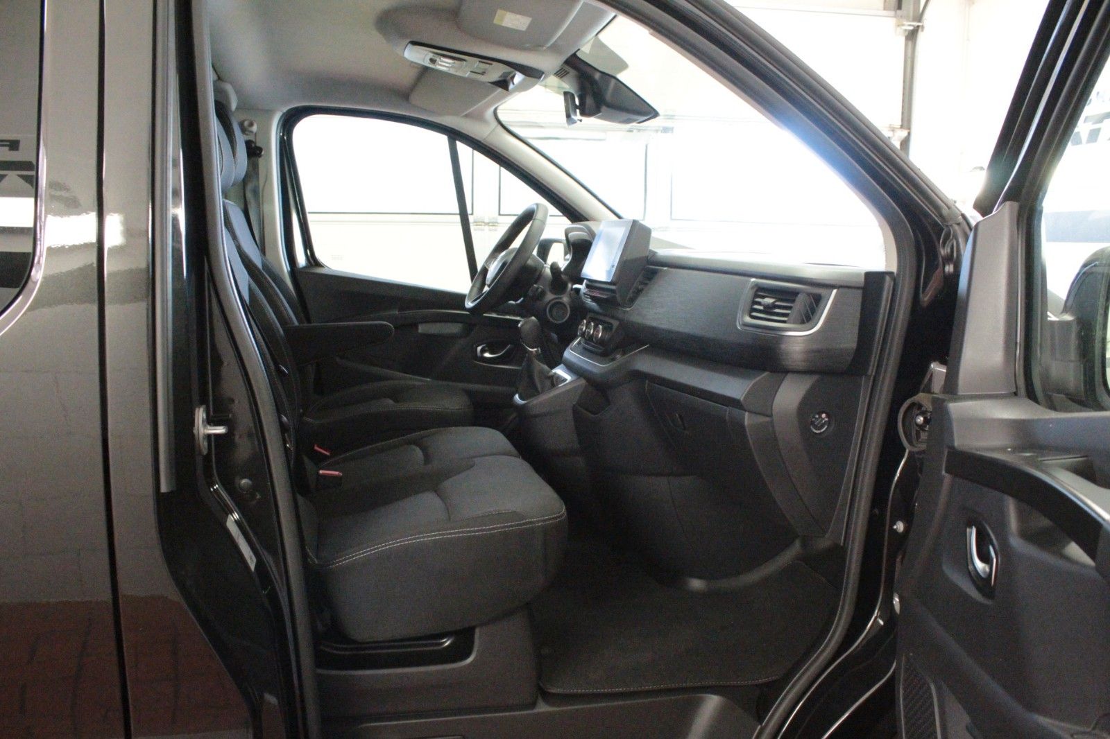 Fahrzeugabbildung Renault Trafic Blue dCi 150 EDC Life*Automatik*9-Sitzer*