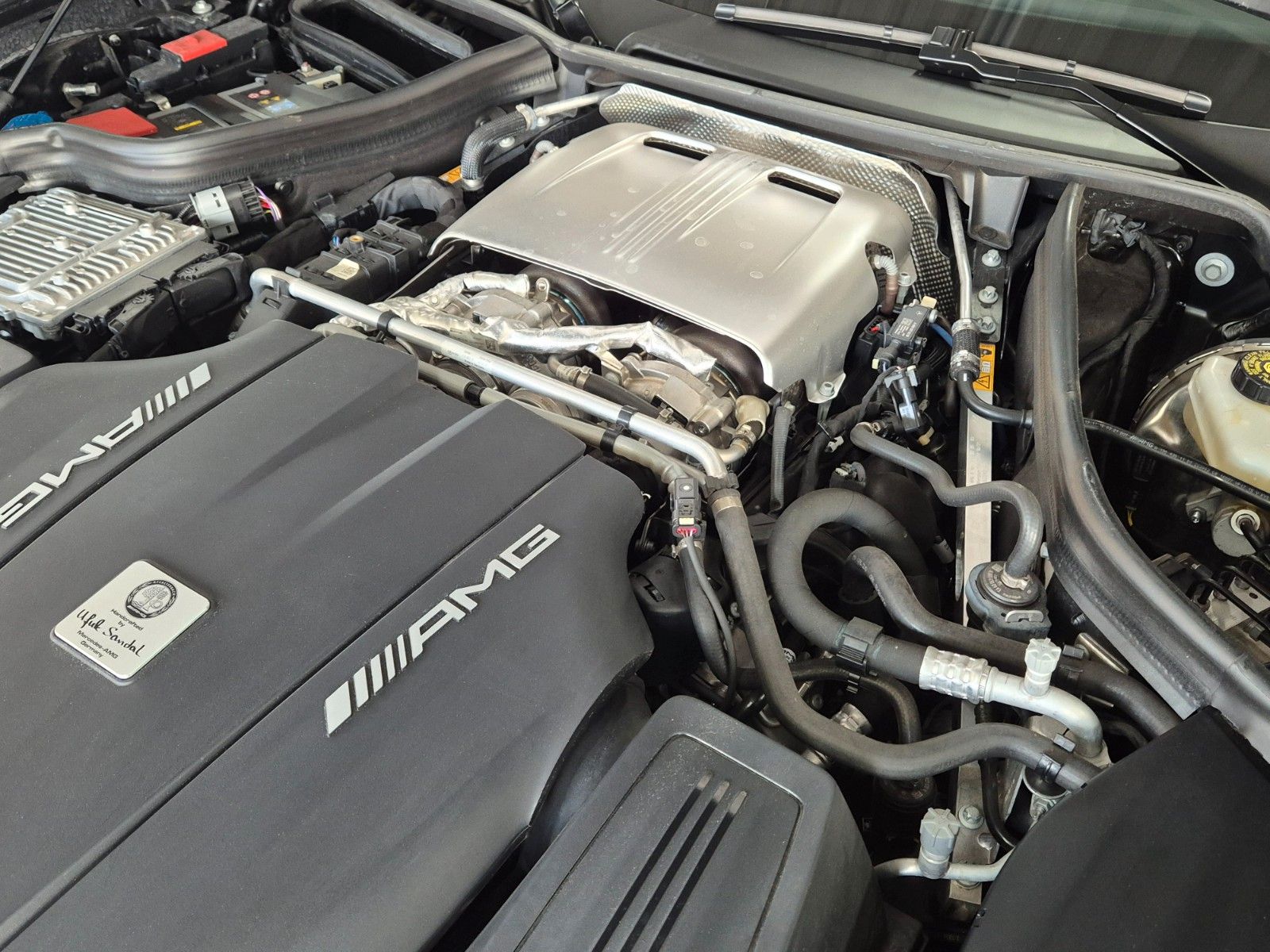 Fahrzeugabbildung Mercedes-Benz AMG GT R Designo Magno/Carbon/Burmester/1A