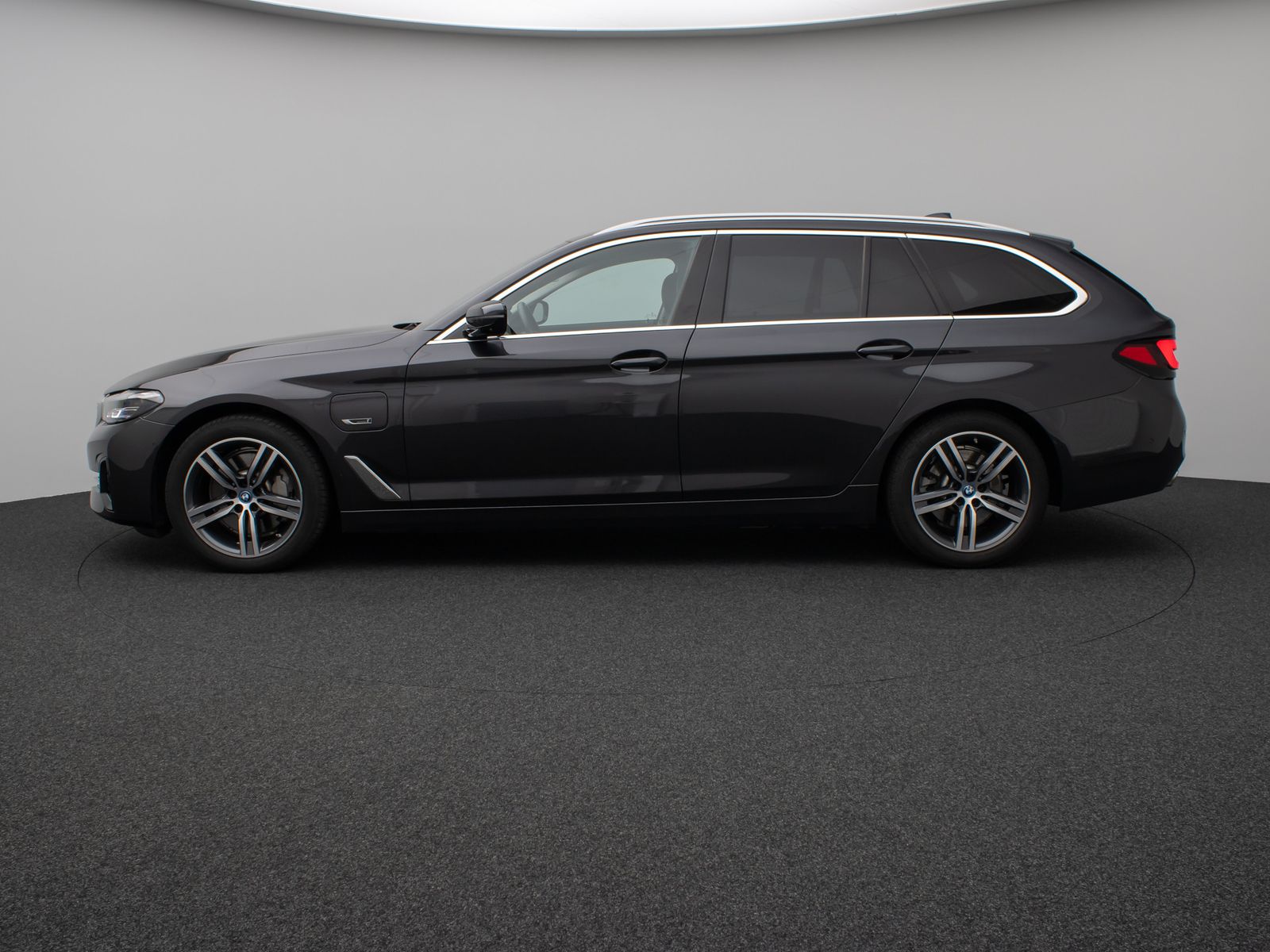 Fahrzeugabbildung BMW 530e xD Alarm DAB 360°Panorama H/K 4Klima Sport