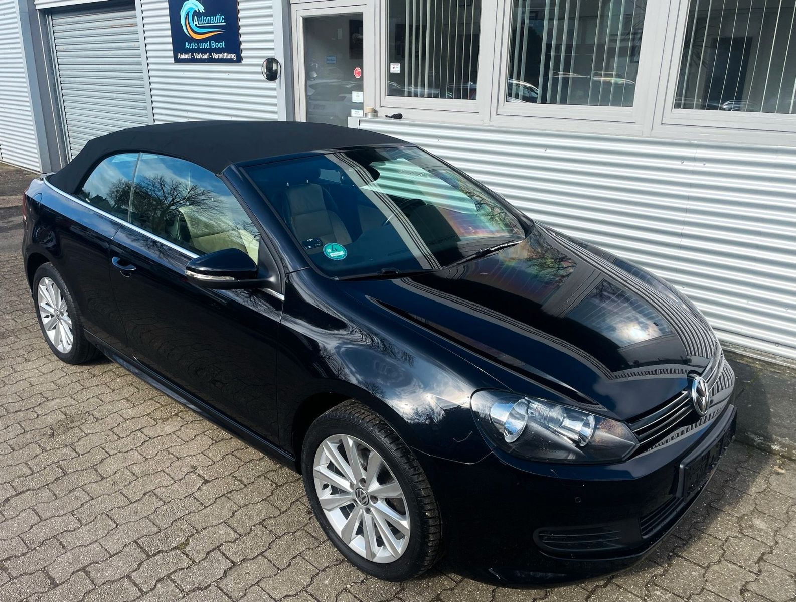 Fahrzeugabbildung Volkswagen Golf VI CABRIO EXCL EDITION KLIMAAUT LEDER NAVI