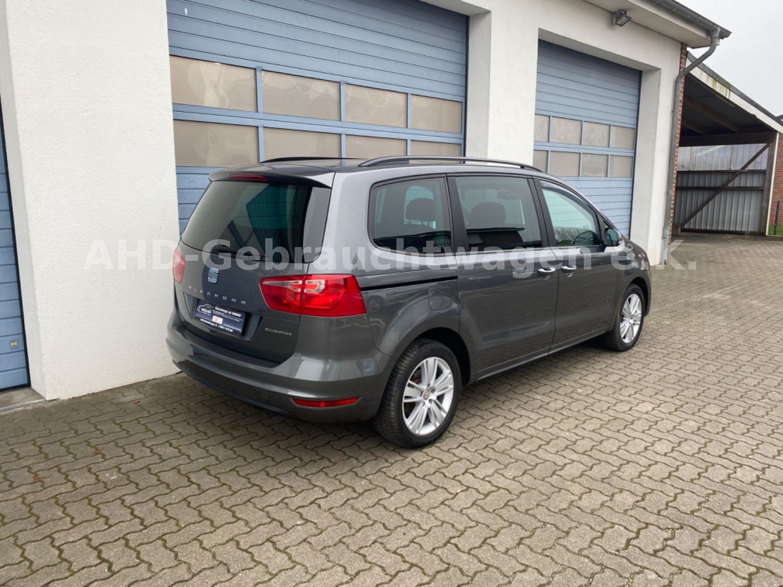 Fahrzeugabbildung SEAT Alhambra Style Viva 1.4 TSI Bi-Xenon Kamera PDC