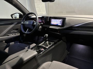 Fotografie 8 des Opel Astra Sports Tourer 1.2 Turbo GS