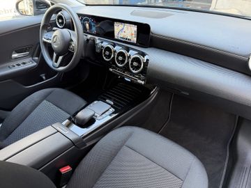 Mercedes CLA 180 Shooting Brake - 12