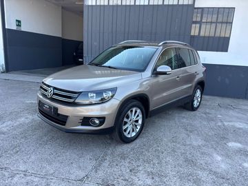 Volkswagen Tiguan - 1