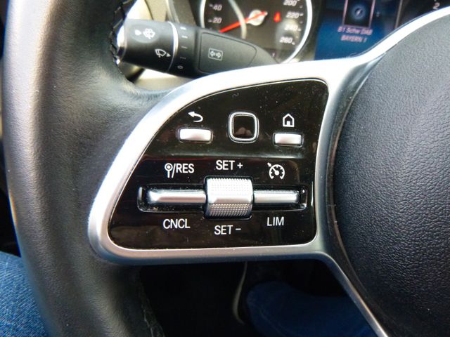 Fahrzeugabbildung Mercedes-Benz C 200 d Lim >NAVI/LED-Licht/SHZ/Parkassist/PDC<
