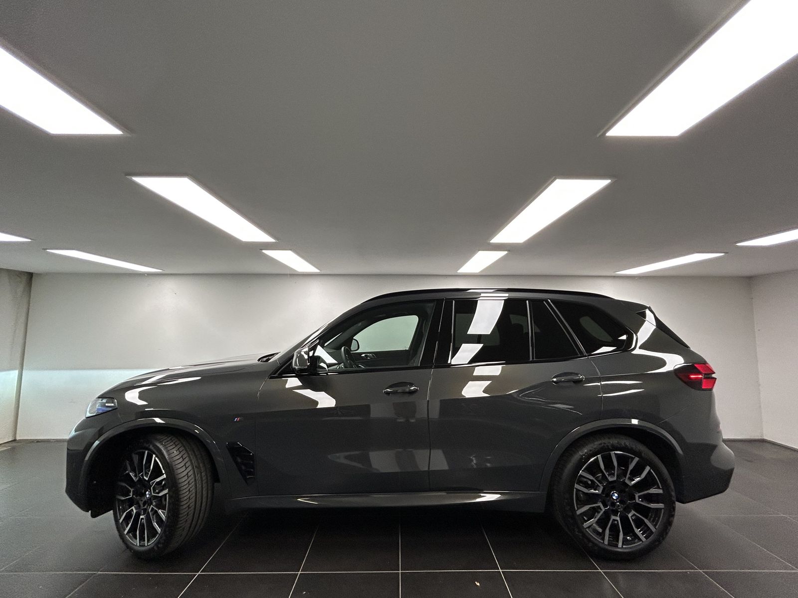 BMW X5 xDrive40i M Sportpaket Harman Kardon Pano. AH foto 2