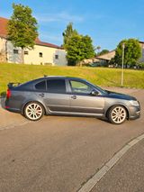 Skoda Octavia Lim. RS, Xenon, Navi, Teilleder - Skoda Octavia aus 2011