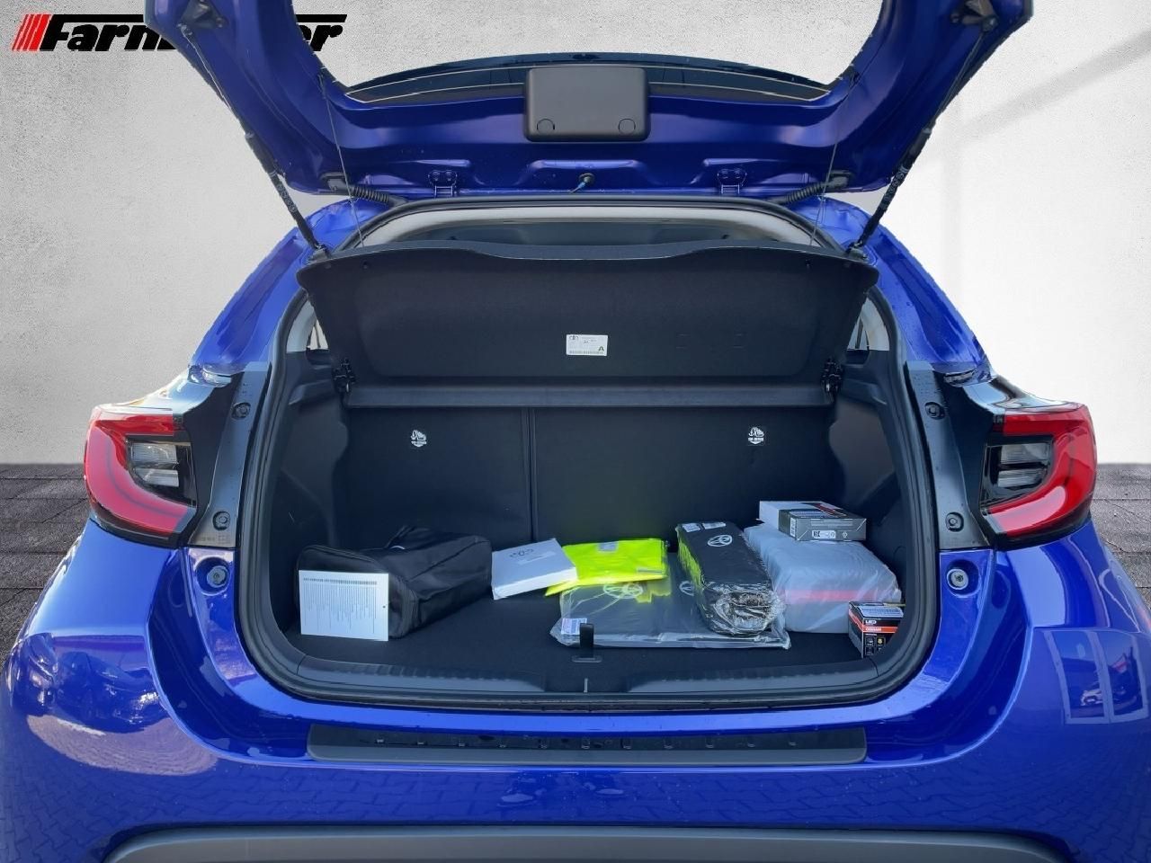 Fahrzeugabbildung Toyota Yaris Hybrid 116 PS Team D + Comfort Paket