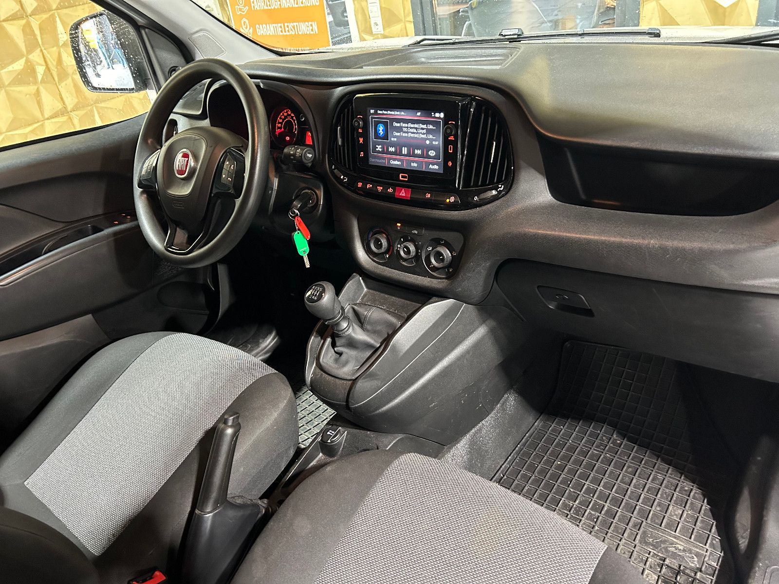 Fahrzeugabbildung Fiat Doblò MAXI/KAMERA/KLIMA/2-SITZ