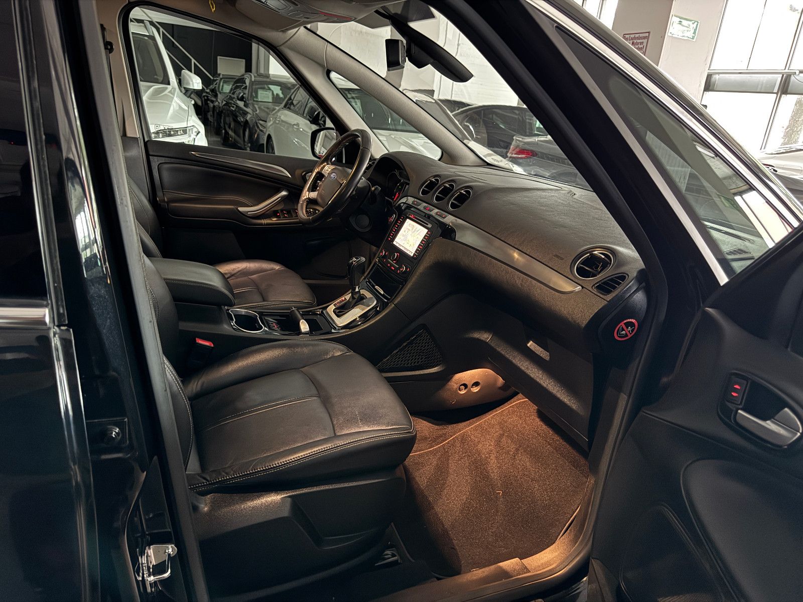 Fahrzeugabbildung Ford S-MAX AUTOMATIK SPORTPAKET TITANIUM X VOLL
