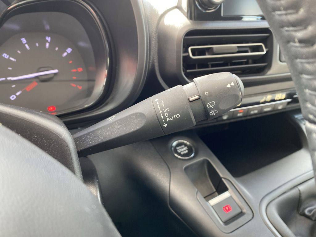 Fahrzeugabbildung Citroën Berlingo MPV M PureTech 110 FEEL *Keyless*Klimaa
