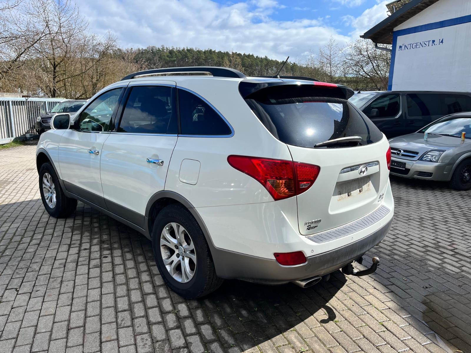 Hyundai ix55 2010 — engine 2.959 cm³, 239 HP (176kW)