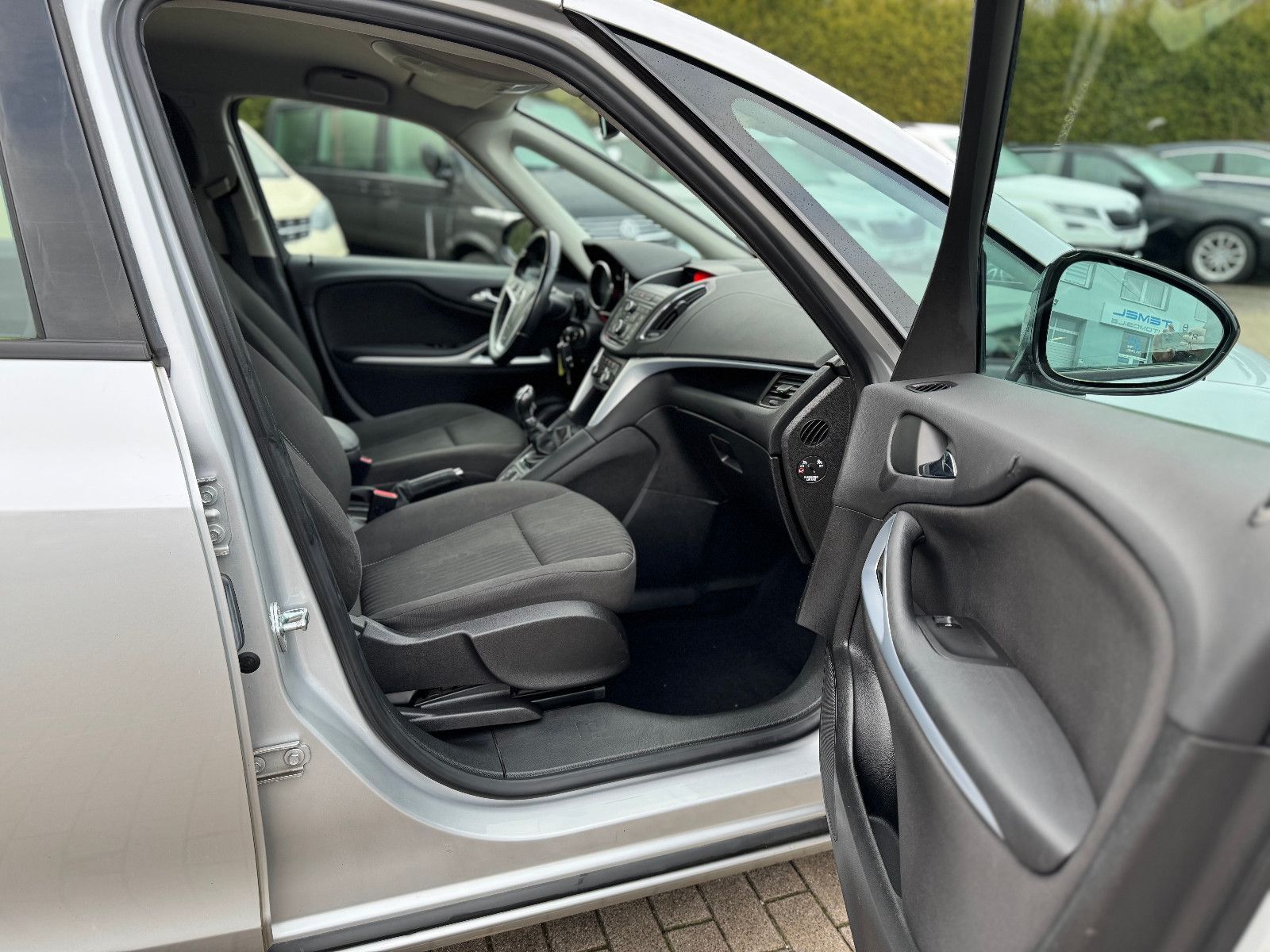 OPEL Zafira Tourer, 2011, Benzin, 140 PS