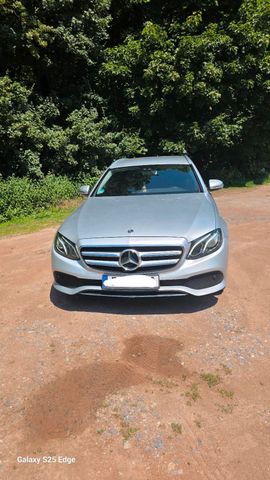 MERCEDES-BENZ Mercedes-Benz E220