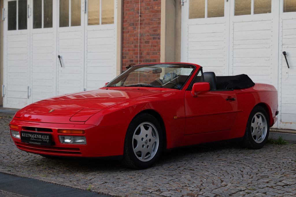 Porsche 944