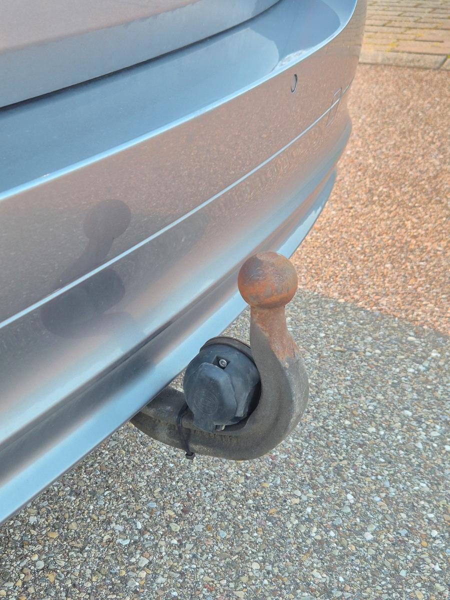 BMW 320 2009 — photo 10