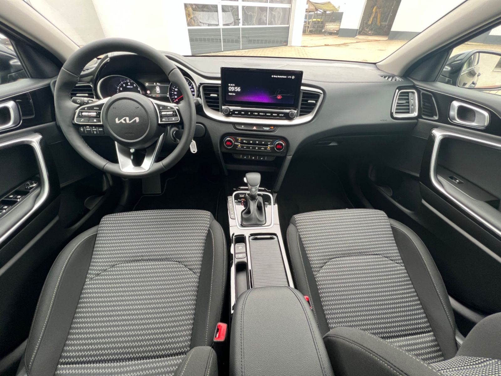 Fahrzeugabbildung Kia Ceed 1.5T 140 DCT7 Vision Komf+ Navi