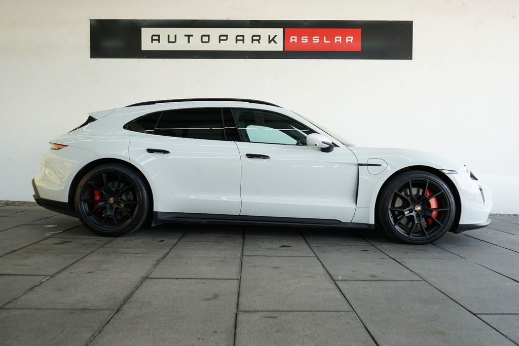 Image of Porsche Taycan