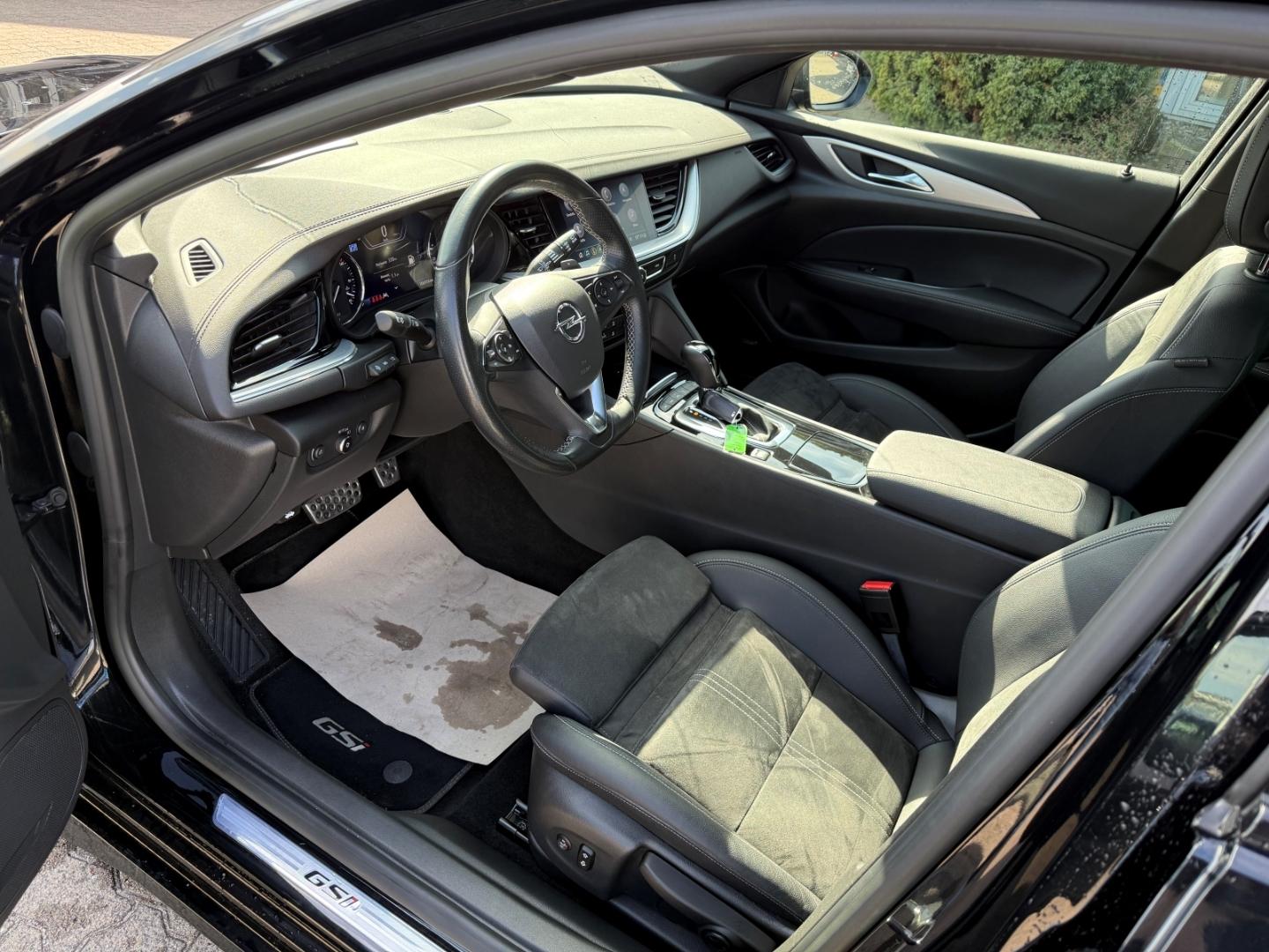Opel Insignia B Sports Tourer GSi 4x4 Alcantara
