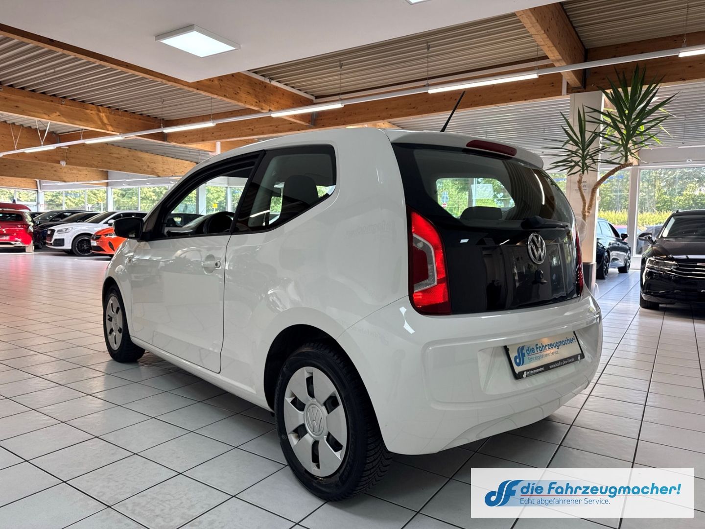 Fahrzeugabbildung Volkswagen up! move BMT Klima teilb.Rücksb AUX MP3 CD eFH T